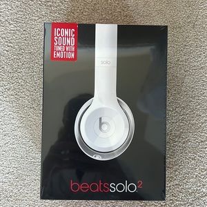 NEVER OPENED - Beats by Dr. Dre Beats Solo2 Wireless On-Ear Headphones